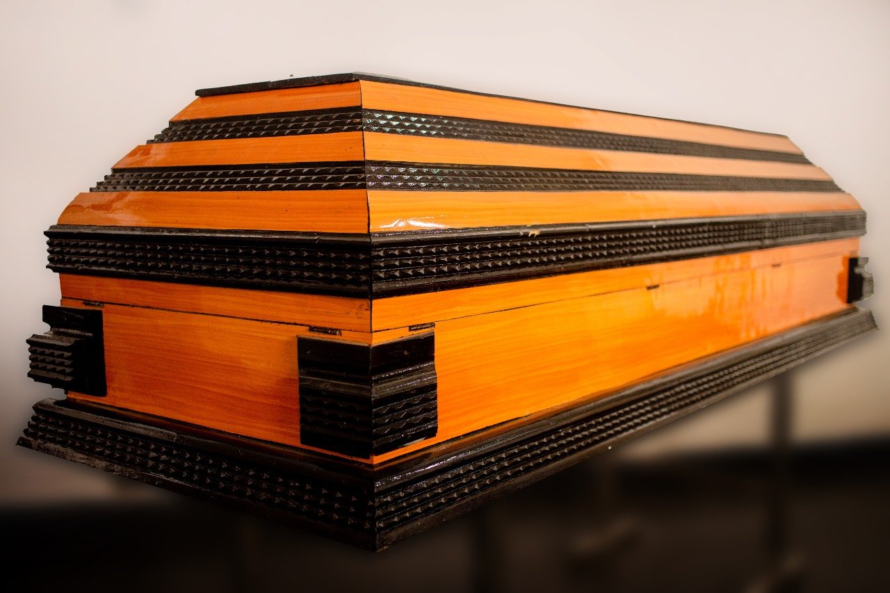 Coffin c004